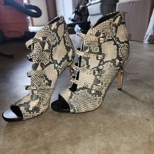 Karl lagerfeld high heels